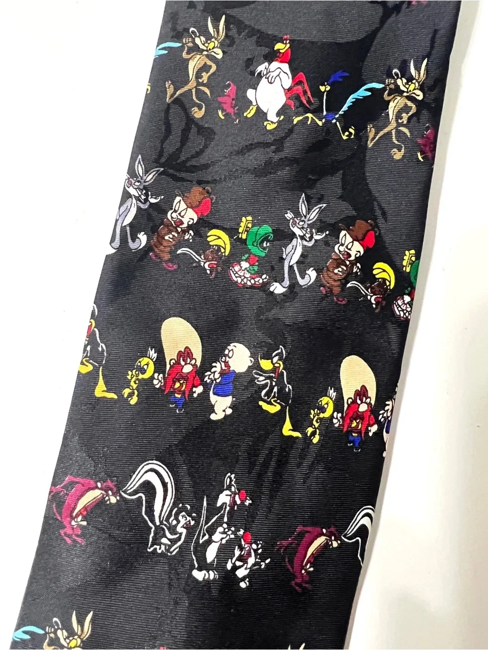 Looney Tunes black all-character tie